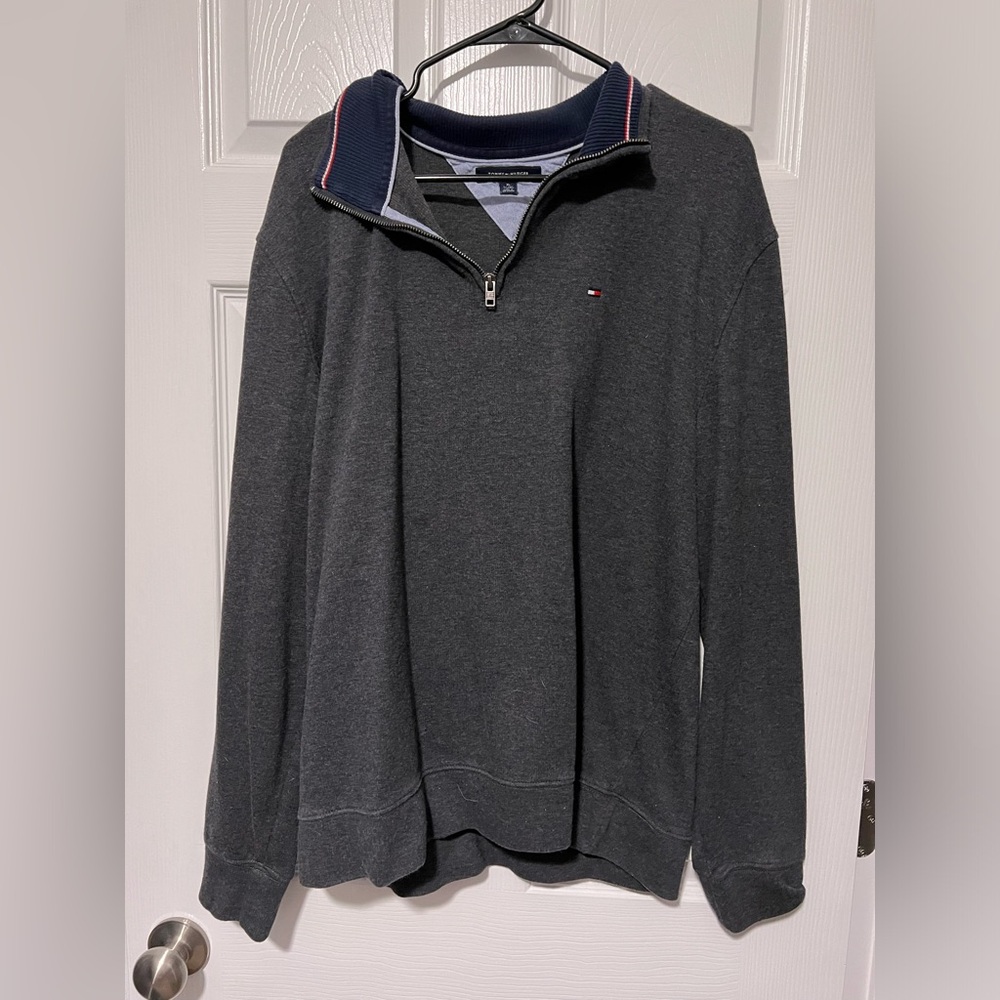 Tommy Hilfiger Men’s navy quarter-zip pullover